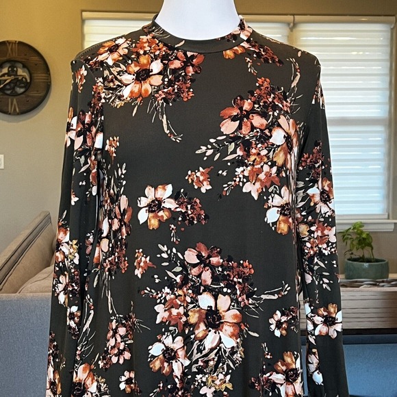Reborn J Maxi Dress Size Medium Green Floral Long Sleeve Stretch Smooth Soft - Picture 2 of 13